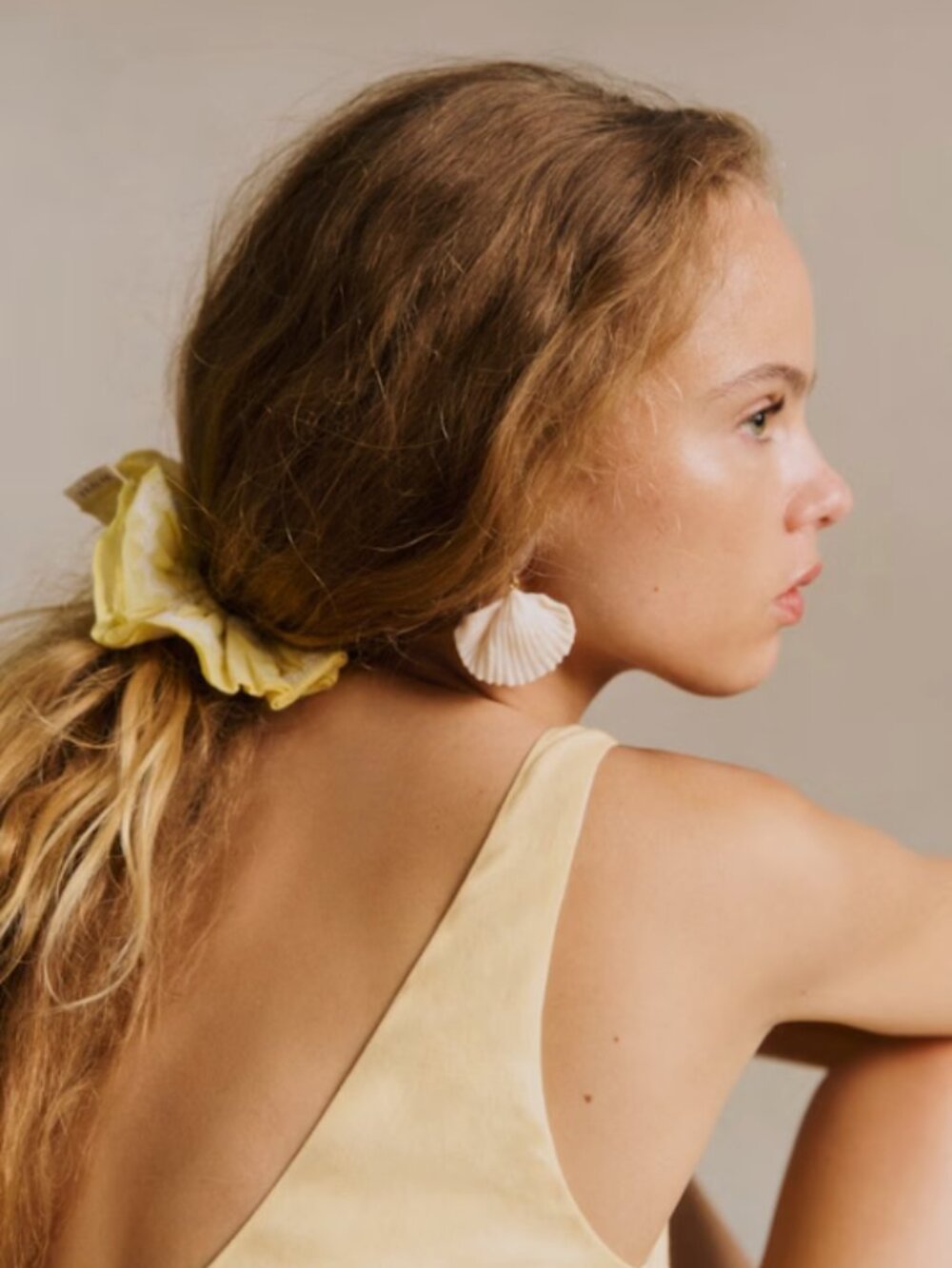 Sézane Scrunchie in Embroidered Yellow